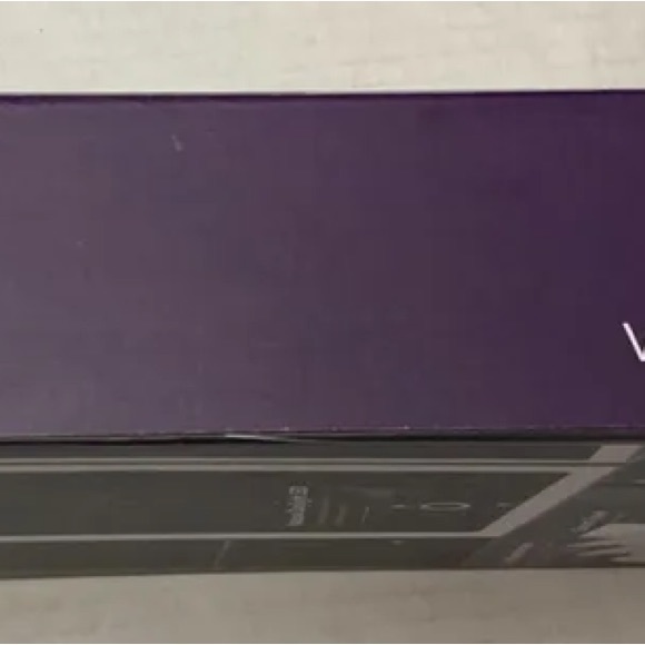 Sora Dual powered Vanity Mirror LED’s mimic the natural sunlight - Picture 9 of 13